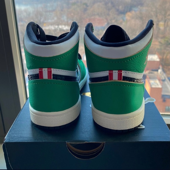 Jordan 1 Retro High OG Lucky Green (PS) Sz 13c - Picture 3 of 3